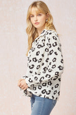 Load image into Gallery viewer, Leopard print button down - ÈquilibreFashions
